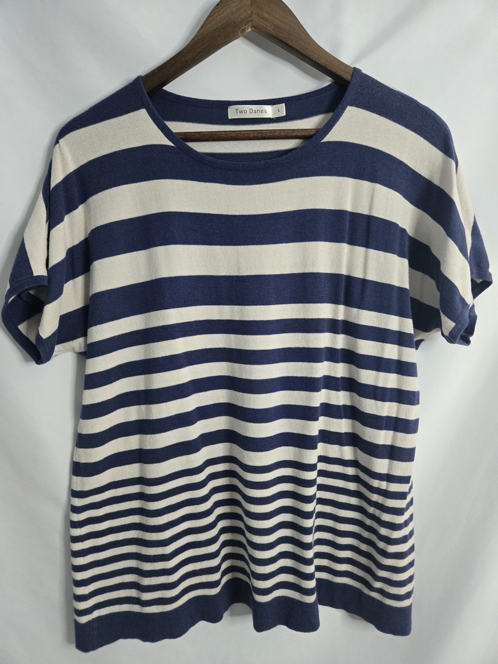 Two Danes Navy & Cream Striped Short Sleeve Knit Tee – Size L
